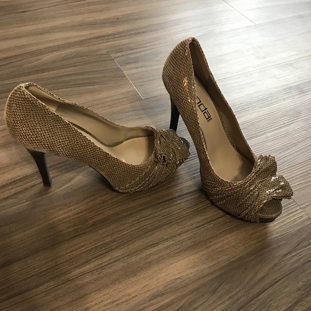 Moda Spana peep toe faux snake skin heels - Picture 3 of 8